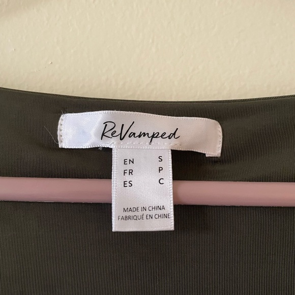 Revamped Deep Green V-Neck Crop Top - Picture 3 of 4